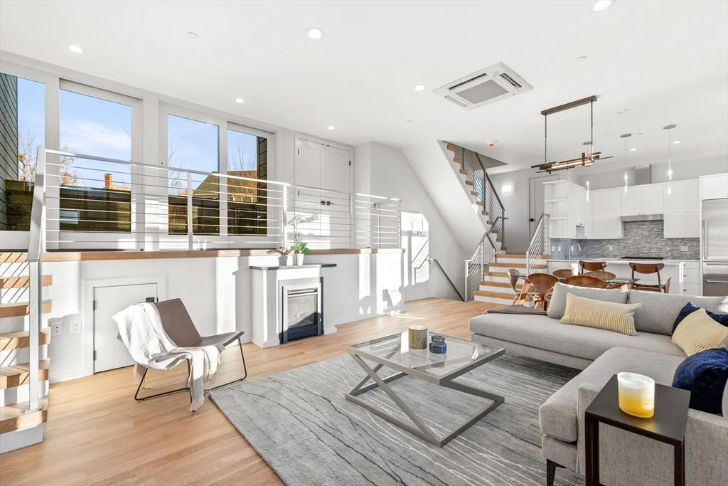 4 bed, 3 bath apartment for rent at 312 Putnam Ave Unit 312, Cambridgeport — photo 3 of 13