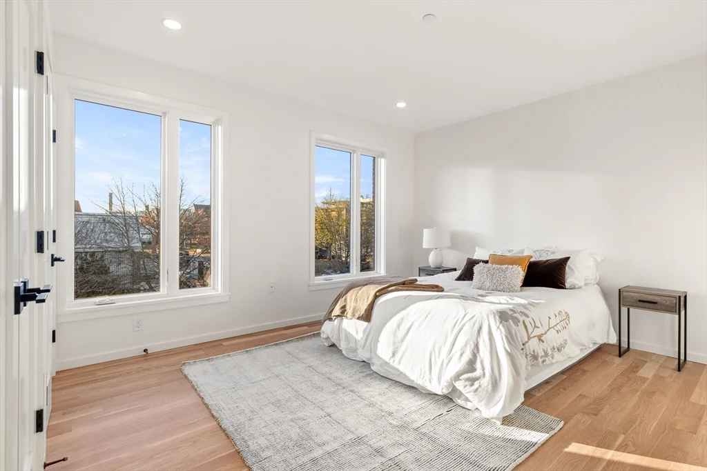 4 bed, 3 bath apartment for rent at 312 Putnam Ave Unit 312, Cambridgeport — photo 6 of 13