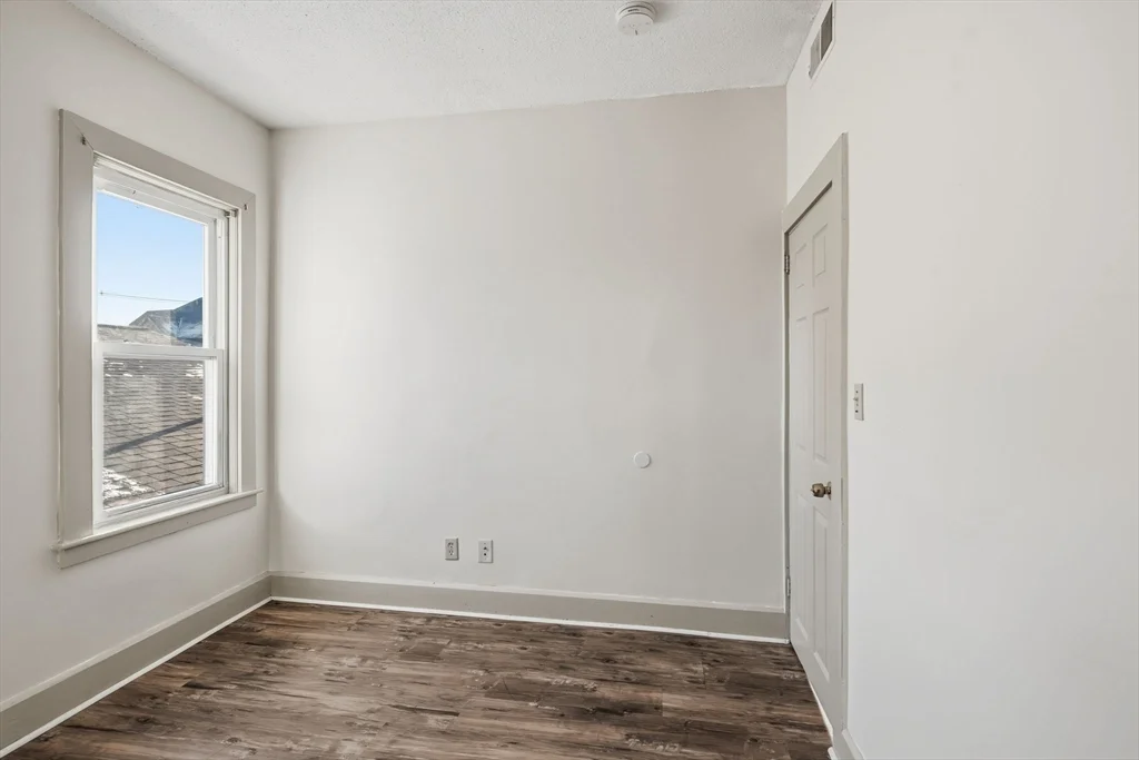 3 bed, 1 bath apartment for rent at 312 Rivet St Unit 2, New Bedford — photo 14 of 20