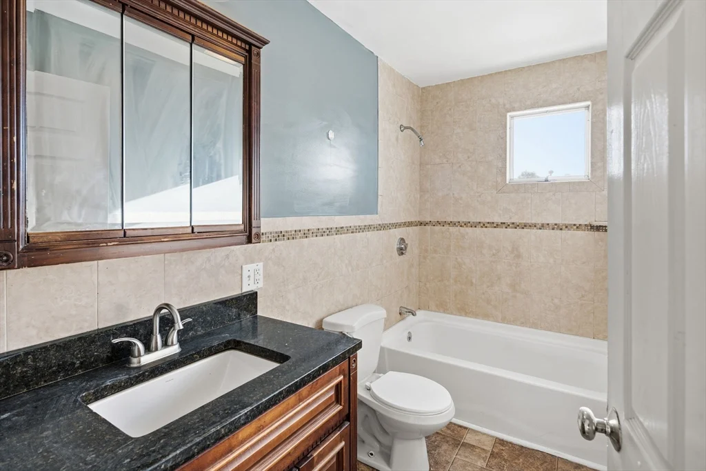 3 bed, 1 bath apartment for rent at 312 Rivet St Unit 2, New Bedford — photo 9 of 20