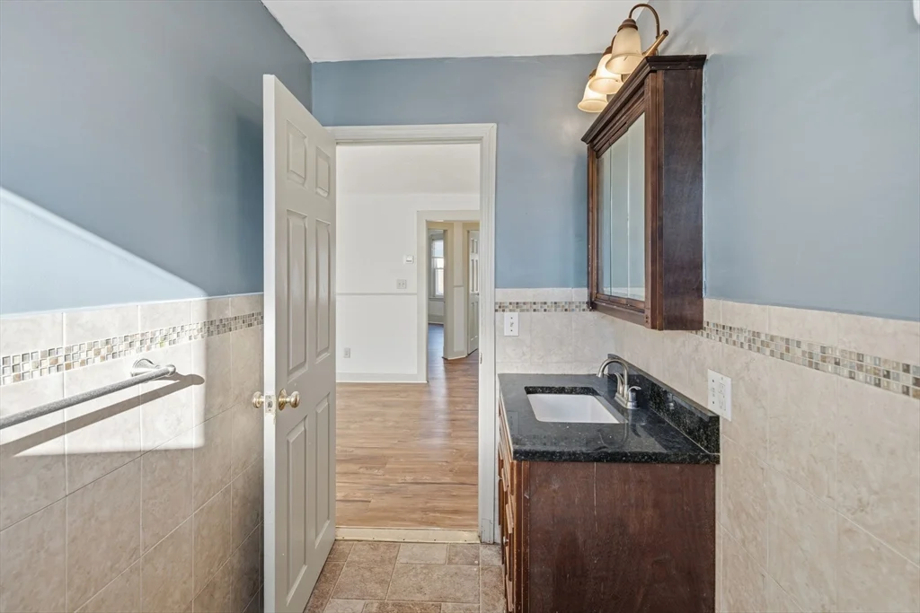 3 bed, 1 bath apartment for rent at 312 Rivet St Unit 2, New Bedford — photo 11 of 20