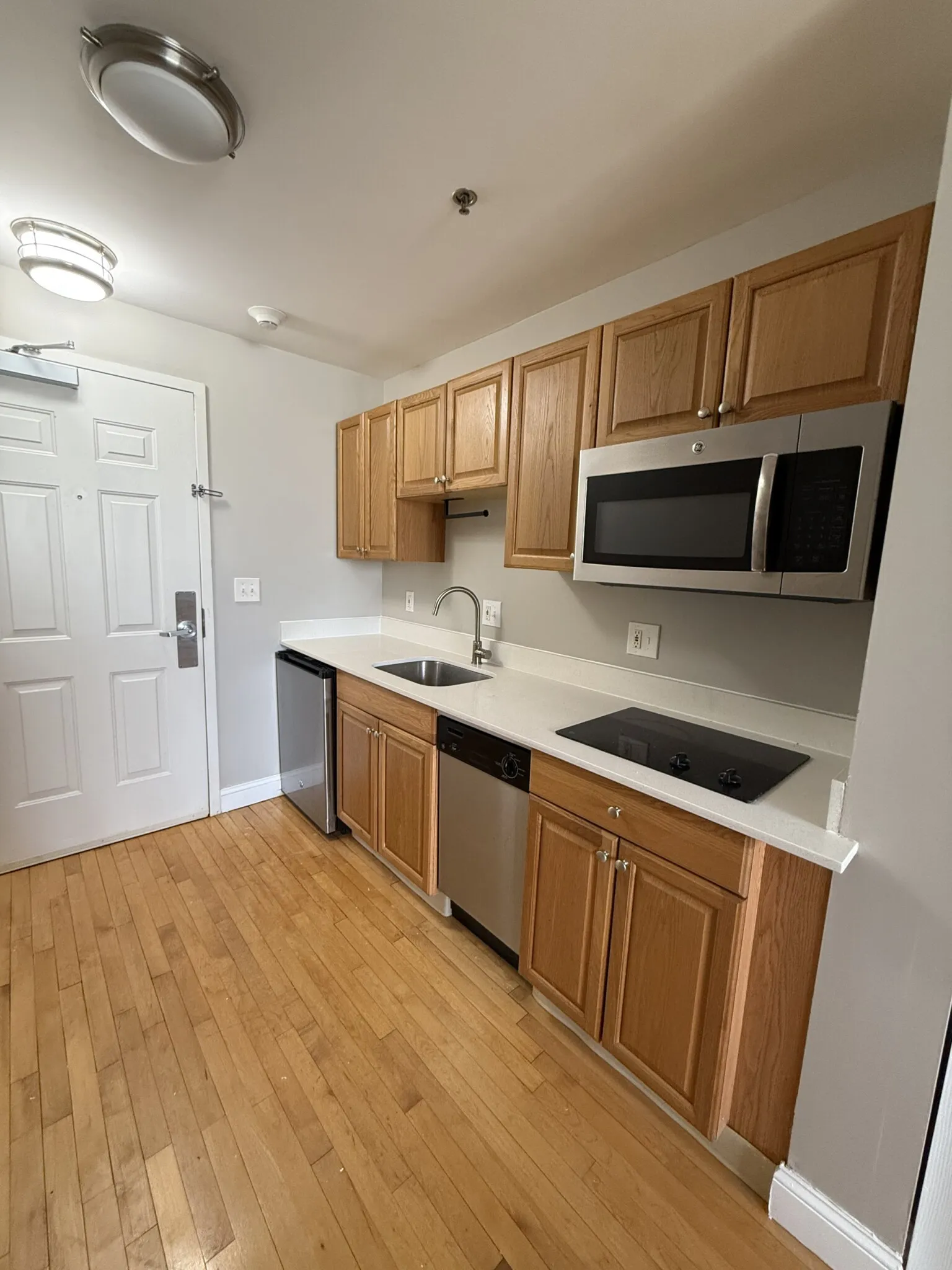 1 bed, 1 bath apartment for rent at 312 Shirley St Unit 110, Winthrop — photo 3 of 4