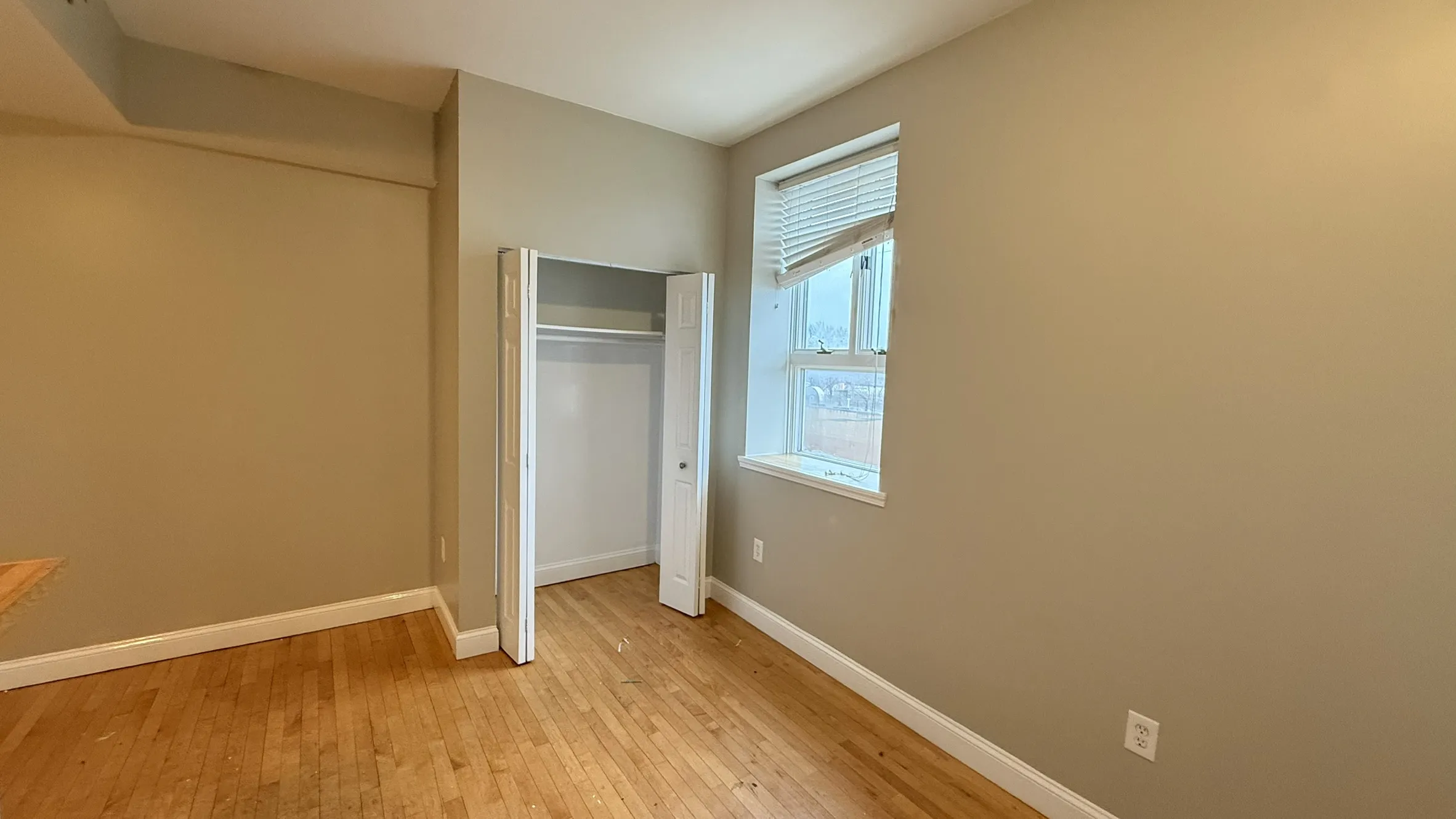 1 bed, 1 bath apartment for rent at 312 Shirley St Unit 200, Winthrop — photo 2 of 4