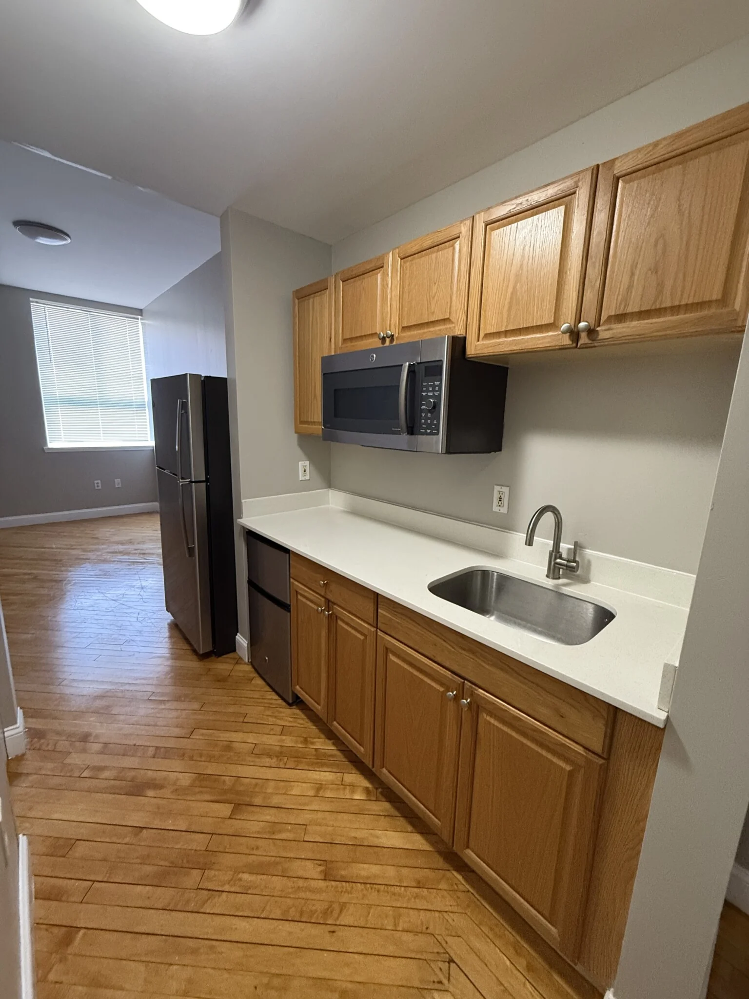 Studio bed, 1 bath apartment for rent at 312 Shirley St Unit 208, Winthrop — photo 1 of 8