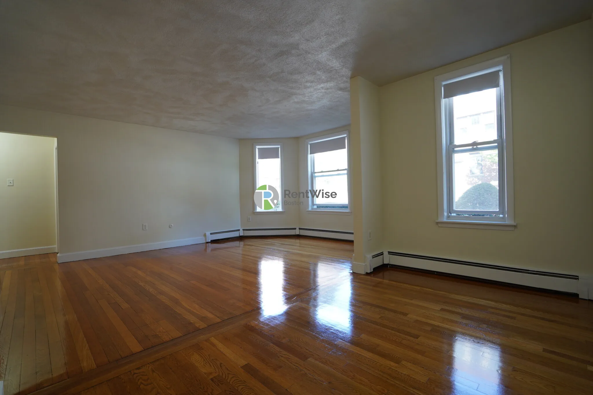 2 bed, 1 bath apartment for rent at 312 Tappan St Unit 1, Aspinwall Hill — photo 8 of 17