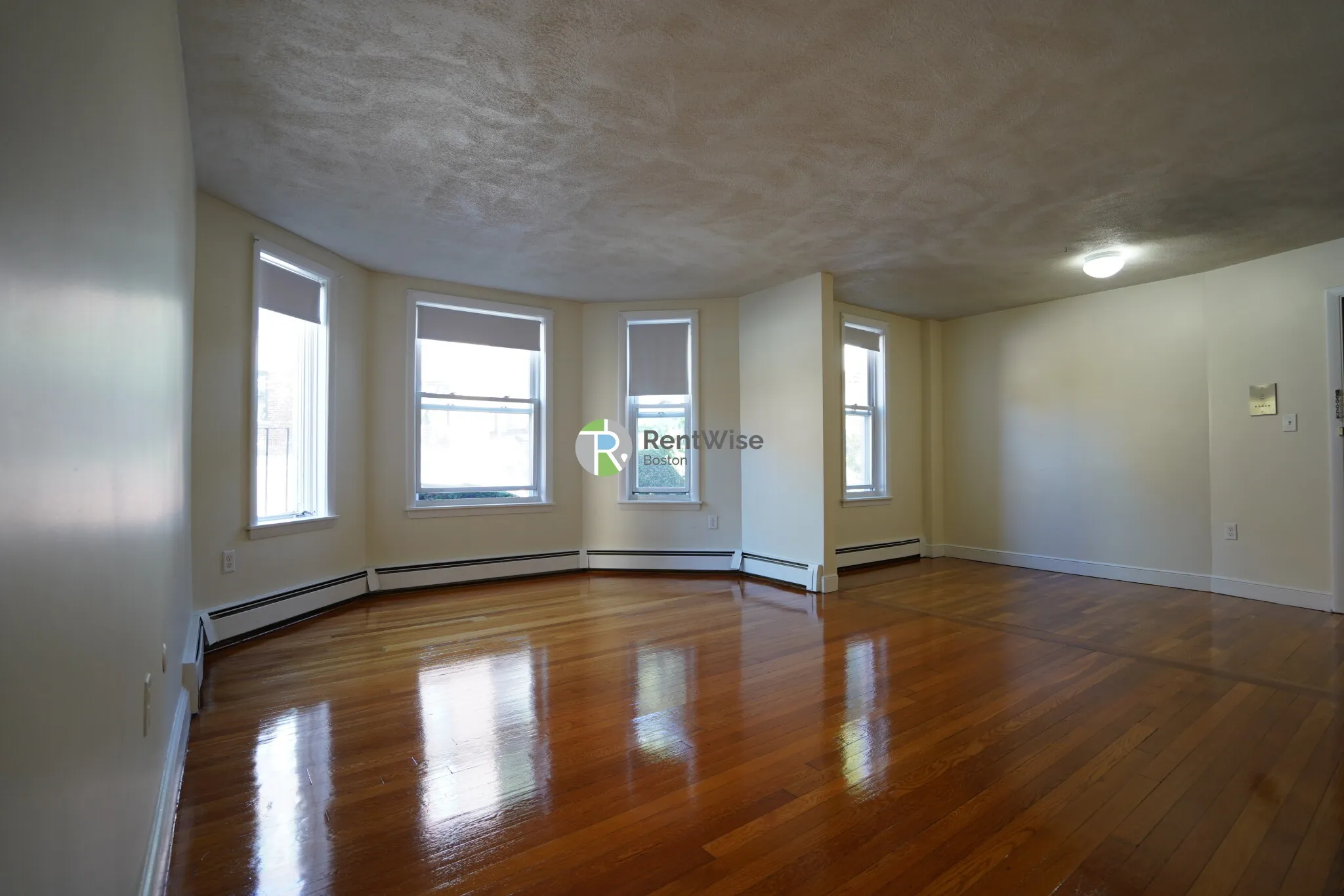 2 bed, 1 bath apartment for rent at 312 Tappan St Unit 1, Aspinwall Hill — photo 1 of 17