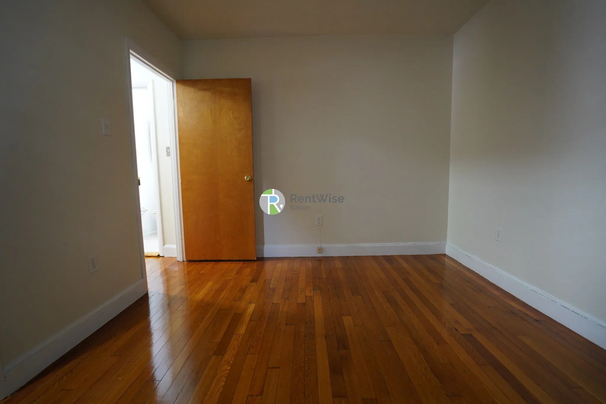 2 bed, 1 bath apartment for rent at 312 Tappan St Unit 1, Aspinwall Hill — photo 13 of 17