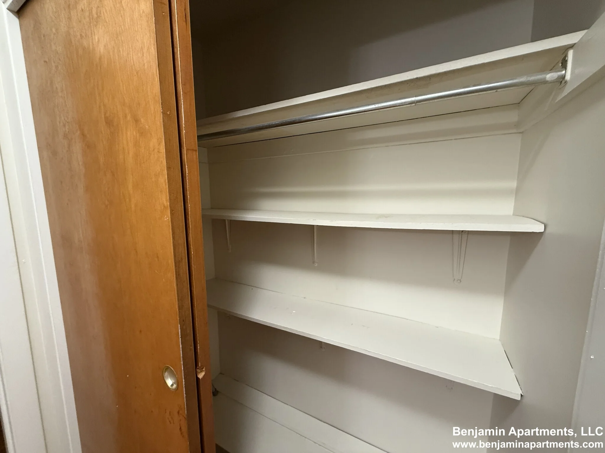 2 bed, 1 bath apartment for rent at 312 Tappan St Unit 1J, Aspinwall Hill — photo 11 of 12