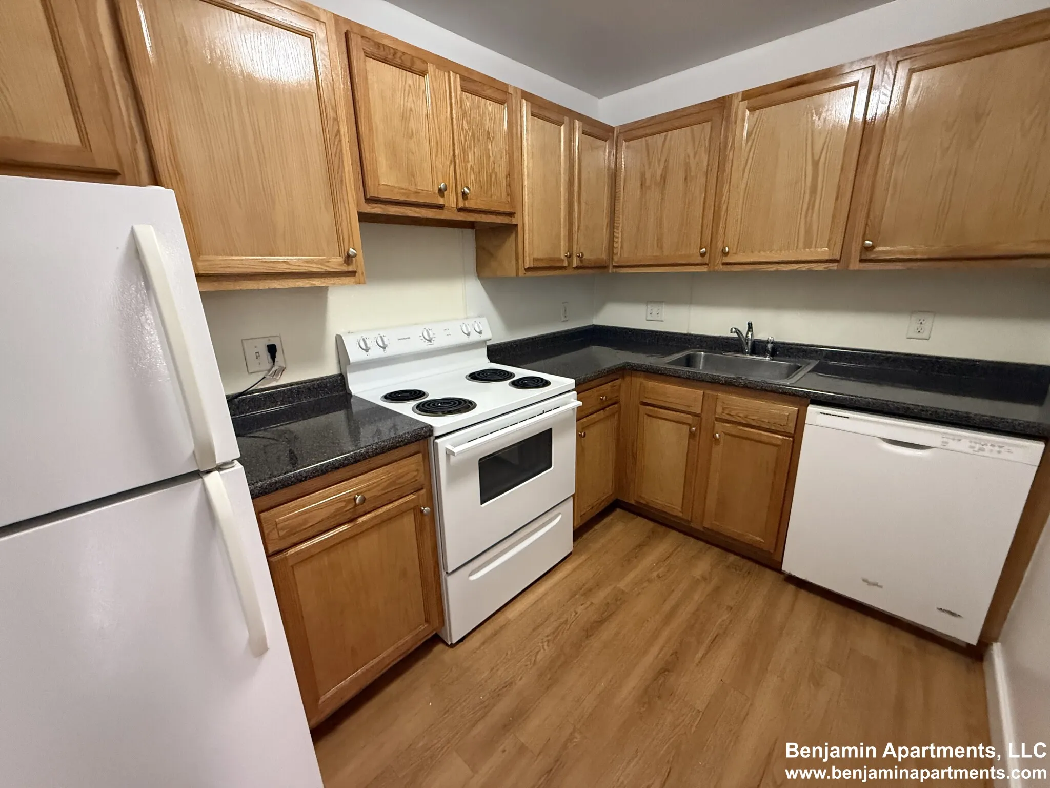 2 bed, 1 bath apartment for rent at 312 Tappan St Unit 1J, Aspinwall Hill — photo 7 of 12