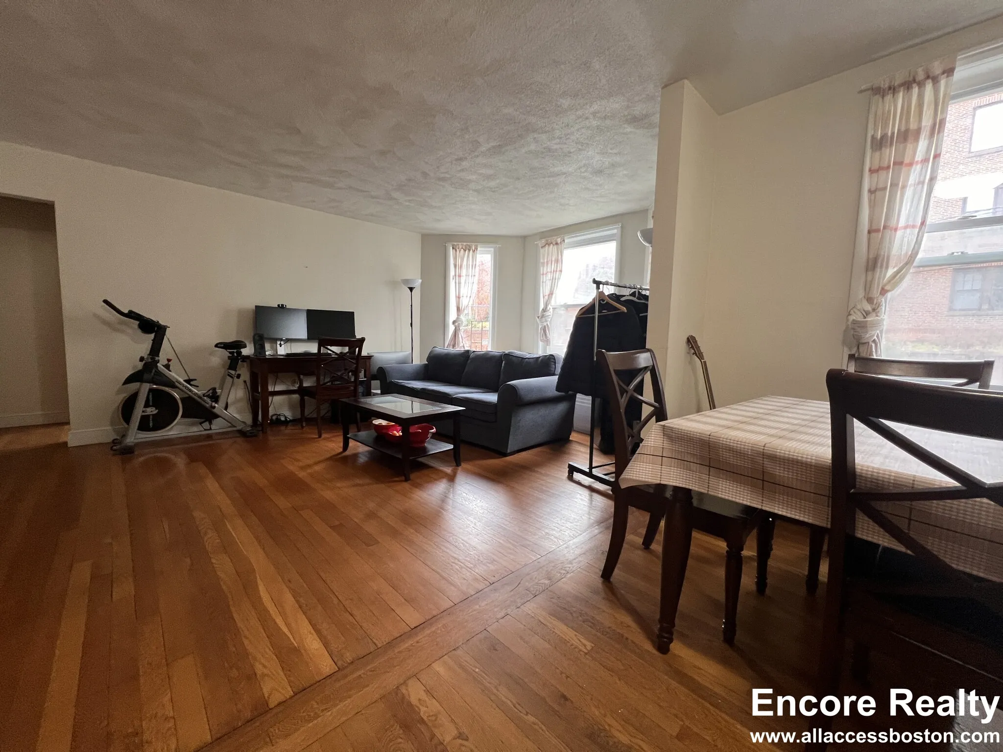2 bed, 1 bath apartment for rent at 312 Tappan St Unit 1M, Aspinwall Hill — photo 4 of 16