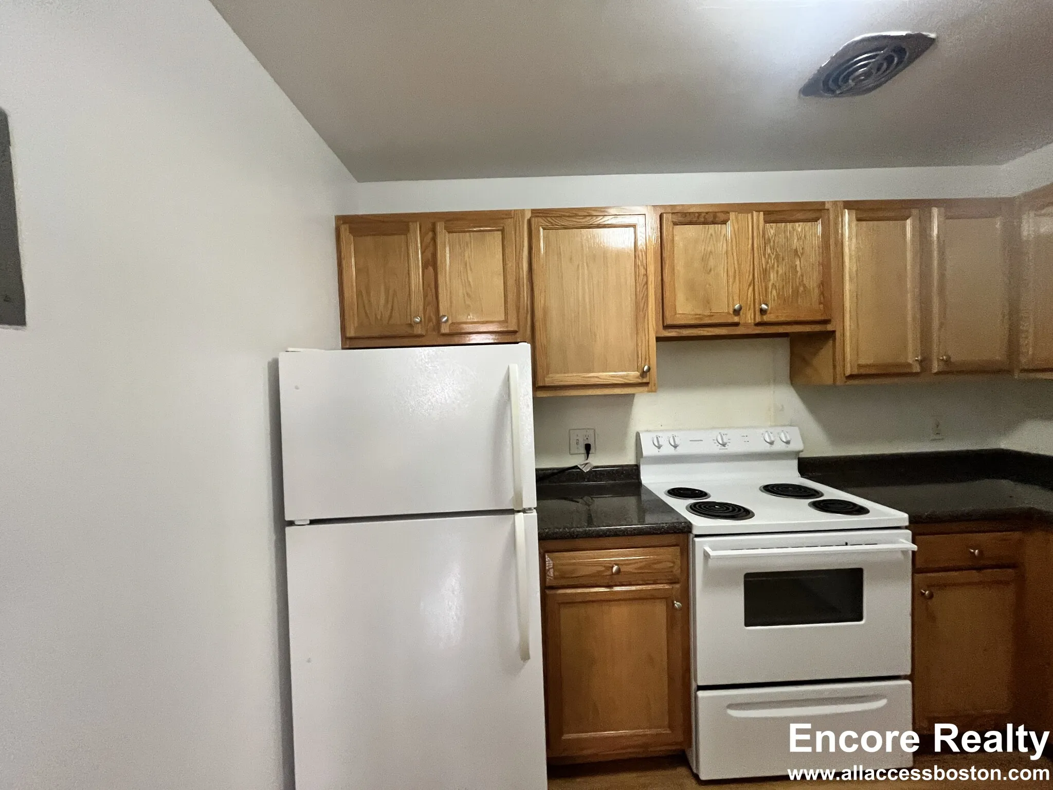 2 bed, 1 bath apartment for rent at 312 Tappan St Unit 312-1B, Aspinwall Hill — photo 2 of 30