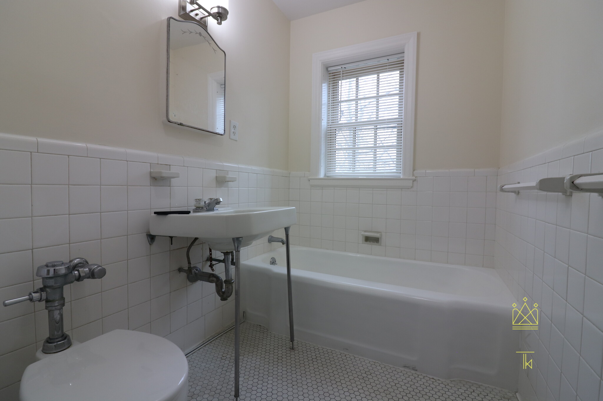 2 bed, 1 bath apartment for rent at 312 Washington St Unit 2-4, Wellesley — photo 11 of 19
