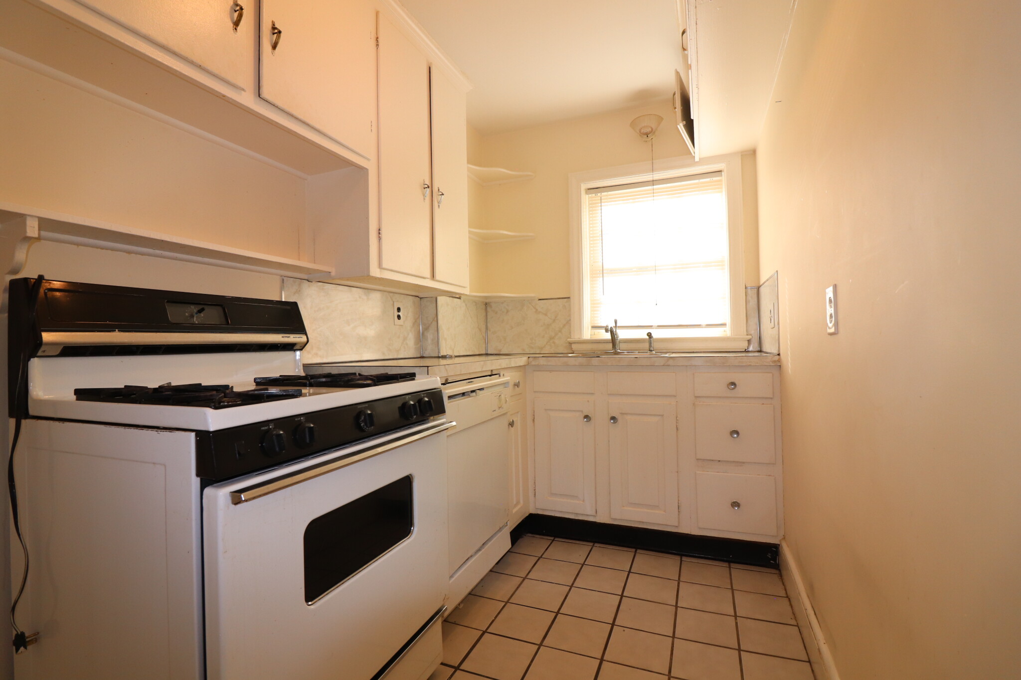 2 bed, 1 bath apartment for rent at 312 Washington St Unit 3-1, Wellesley — photo 24 of 31
