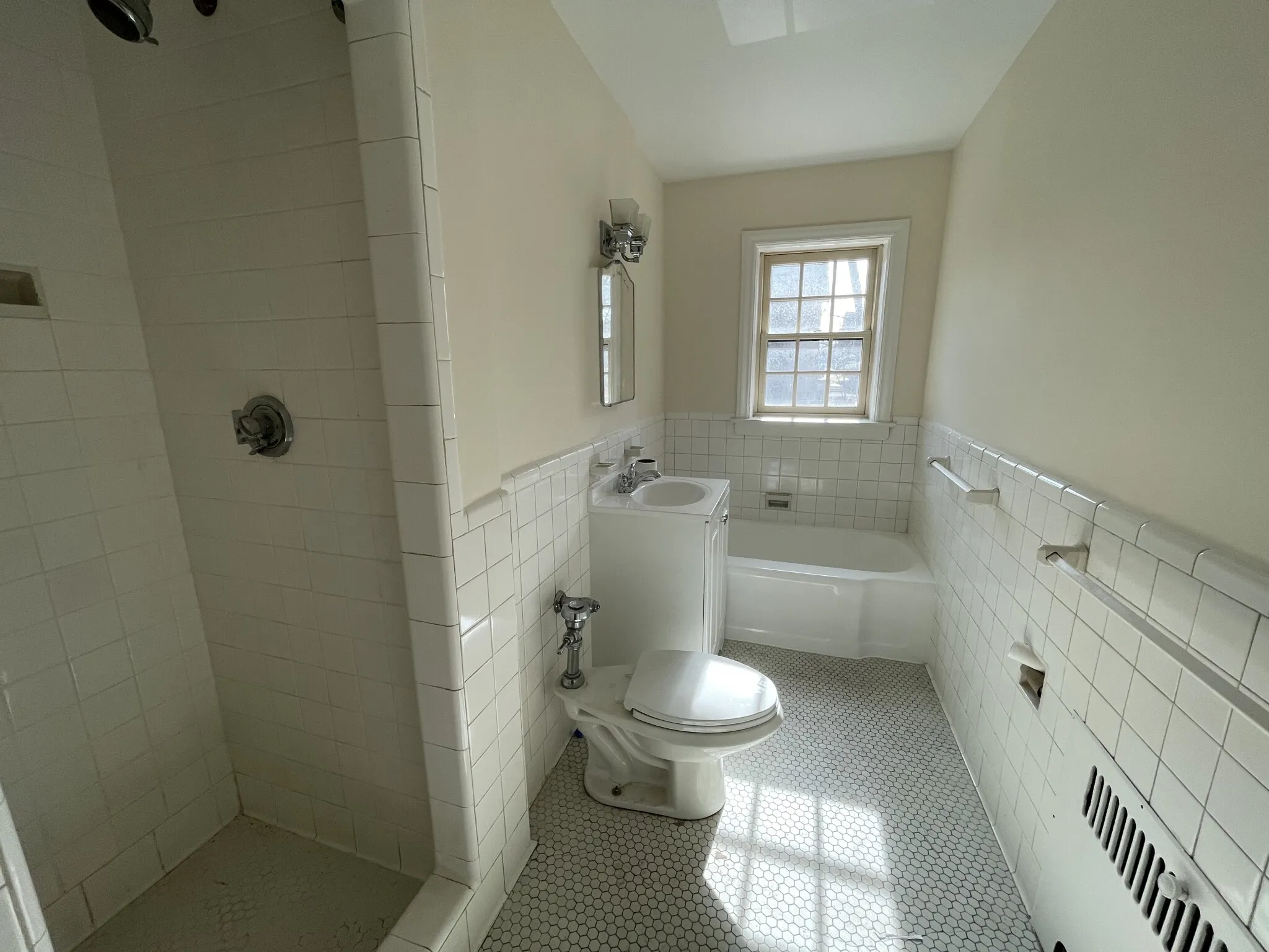 2 bed, 1 bath apartment for rent at 312 Washington St Unit 3-2, Wellesley — photo 7 of 10
