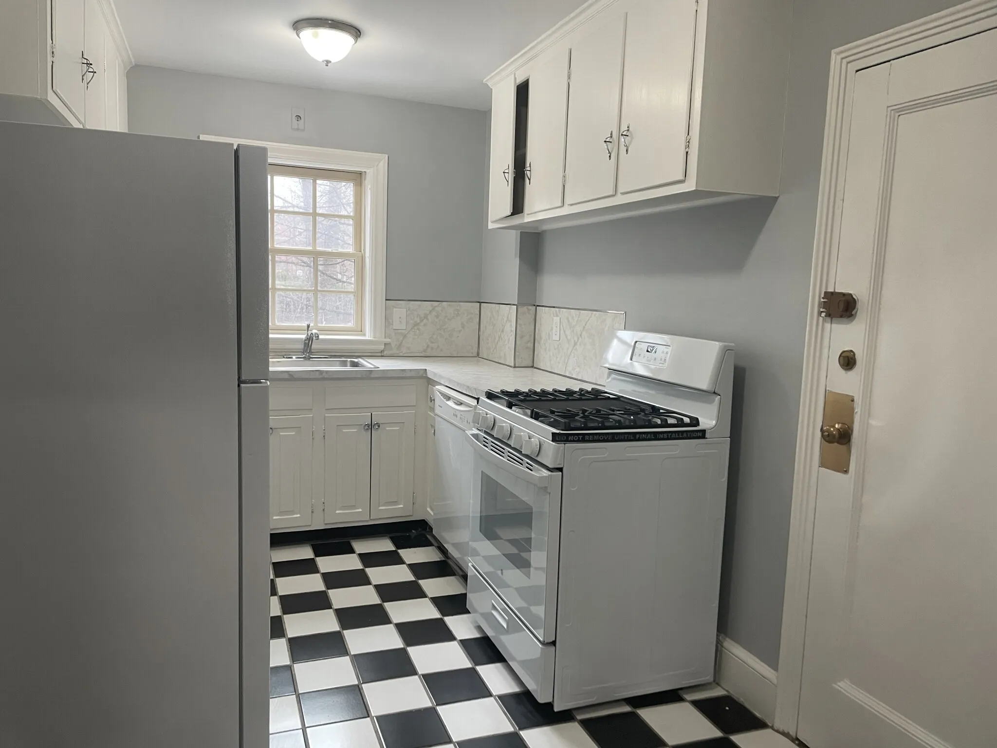 2 bed, 1 bath apartment for rent at 312 Washington St Unit 3-2, Wellesley — photo 4 of 10