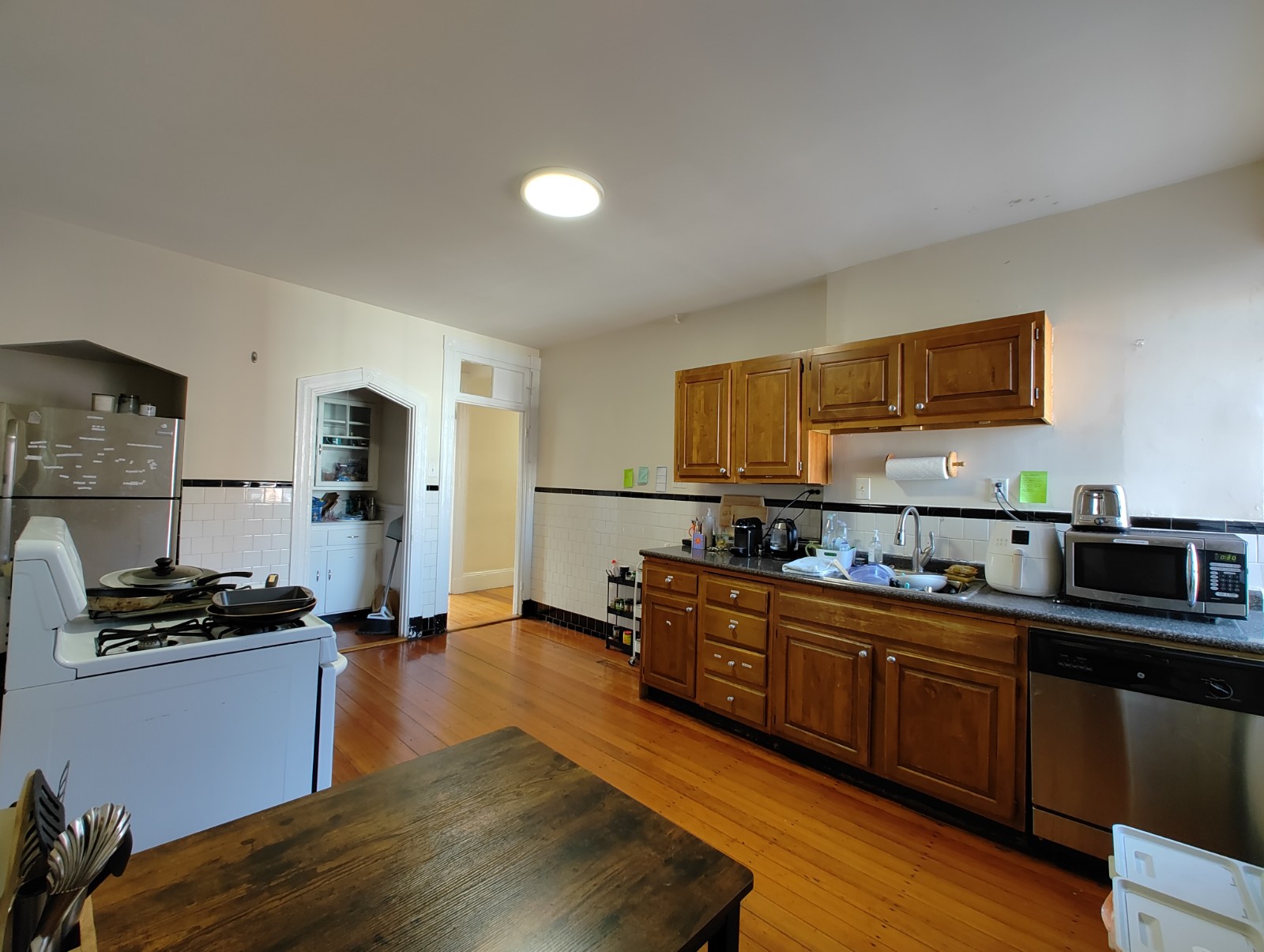 4 bed, 1 bath apartment for rent at 313 Cambridge St Unit 1, East Cambridge — photo 1 of 14