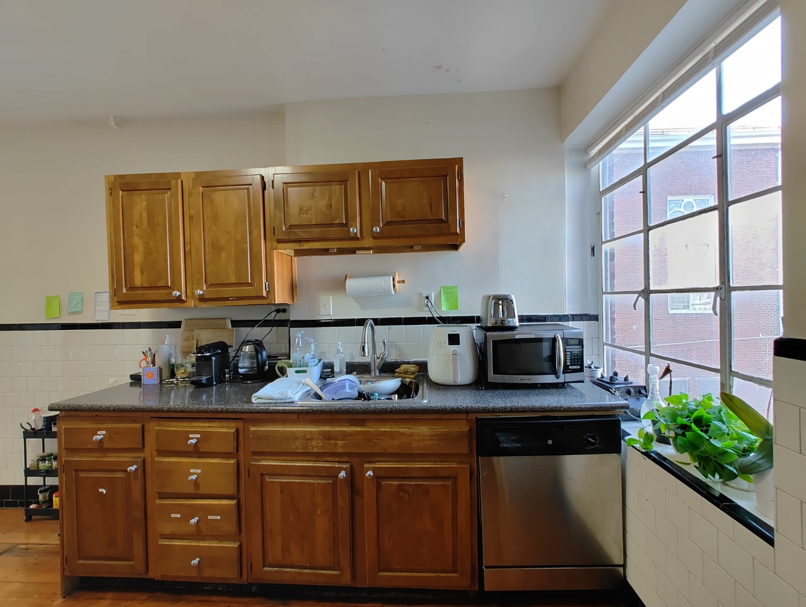4 bed, 1 bath apartment for rent at 313 Cambridge St Unit U1, East Cambridge — photo 3 of 14