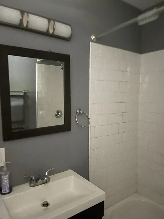 2 bed, 1 bath apartment for rent at 313 N Washington Unit 3, North Attleboro — photo 4 of 6