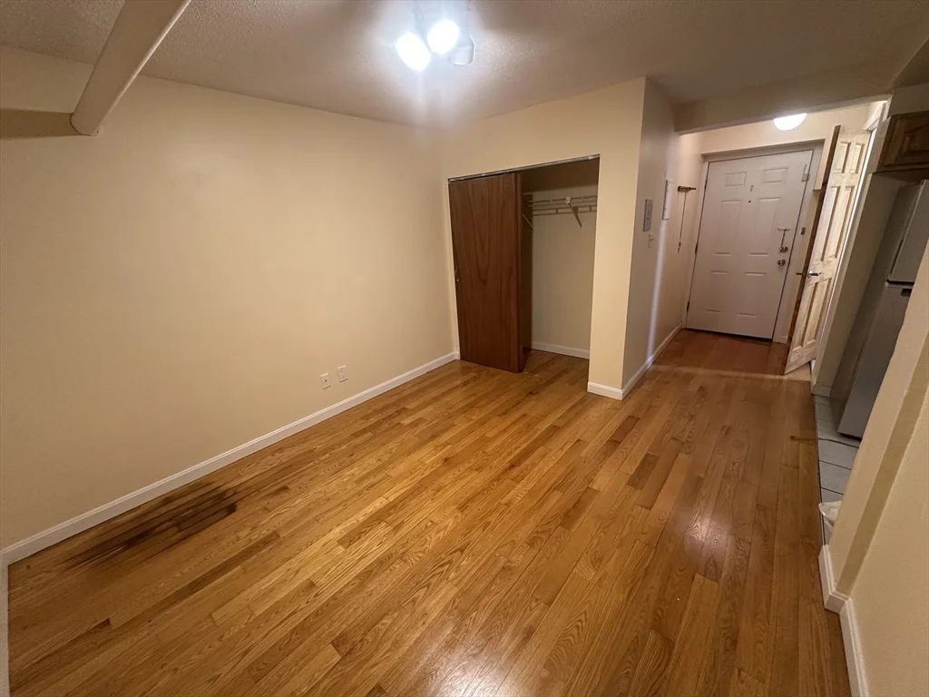1 bed, 1 bath apartment for rent at 313 Summit Ave Unit 13, Brighton — photo 2 of 6