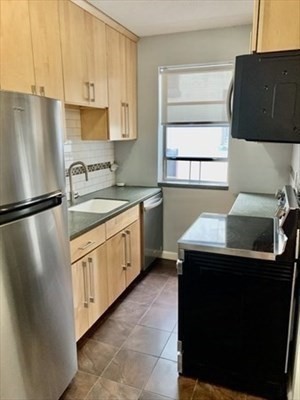 2 bed, 1 bath apartment for rent at 313 Summit Ave Unit 6, Brighton — photo 2 of 8
