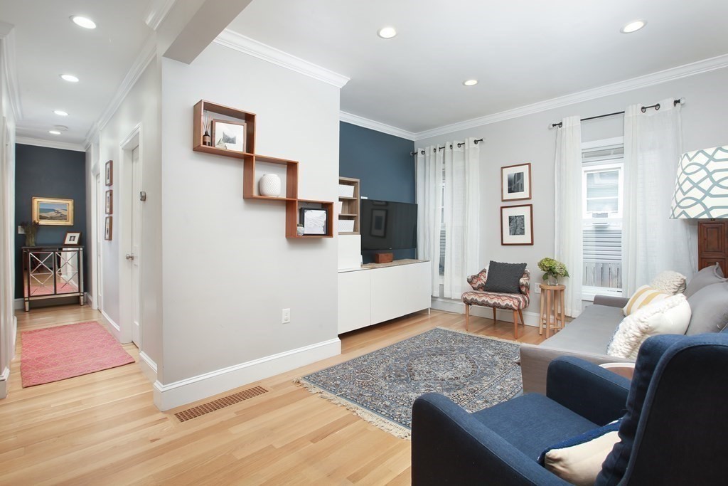 2 bed, 1 bath apartment for rent at 313 W 4th St Unit 1, South Boston — photo 3 of 7