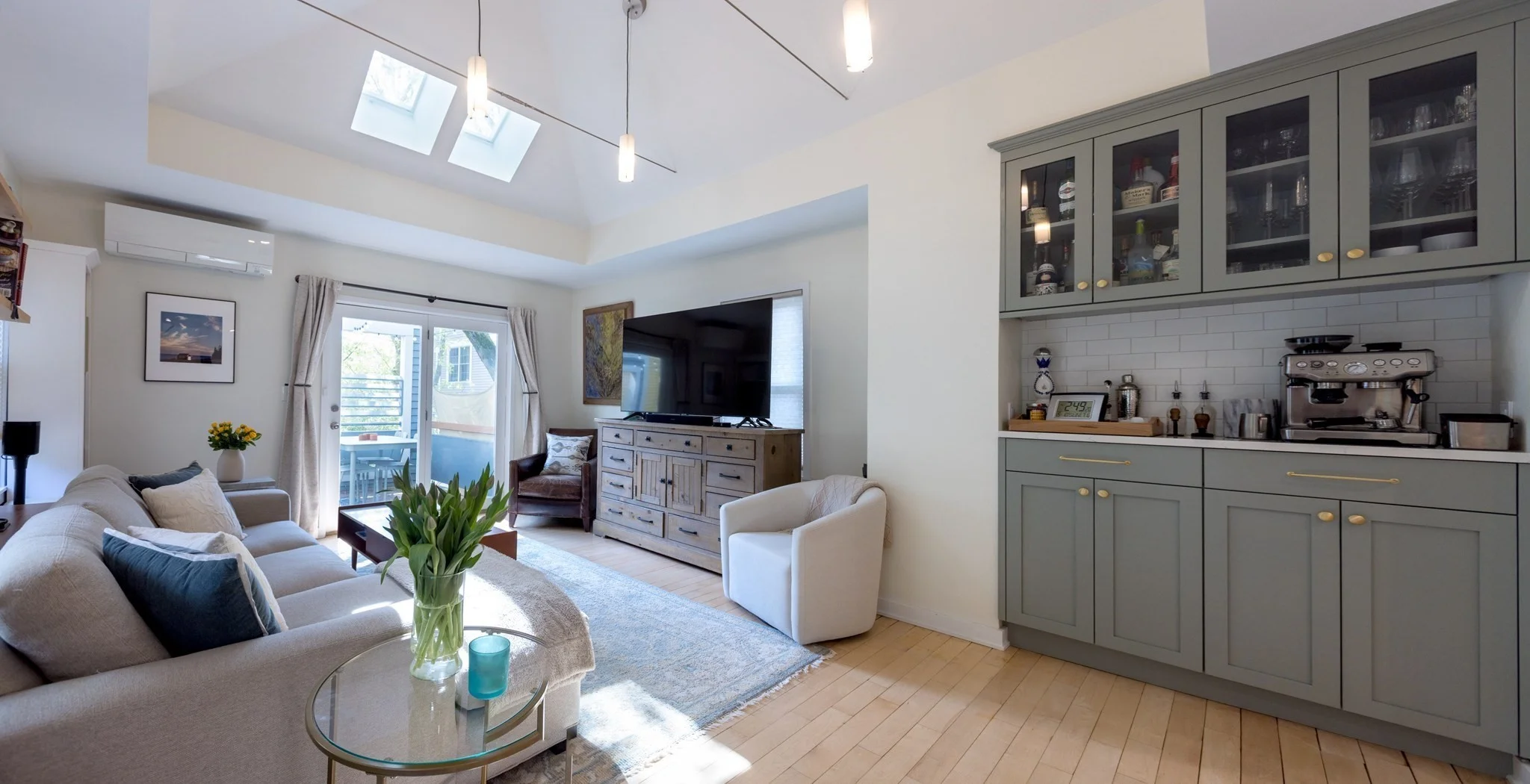 3 bed, 2 bath apartment for rent at 314 Beacon St Unit 4, Porter Square — photo 2 of 15