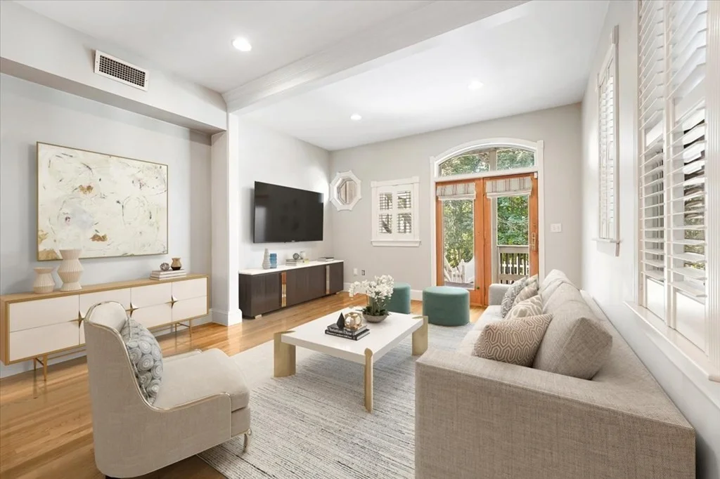 2 bed, 1 bath apartment for rent at 314 Bunker Hill St Unit 1, Boston — photo 1 of 15