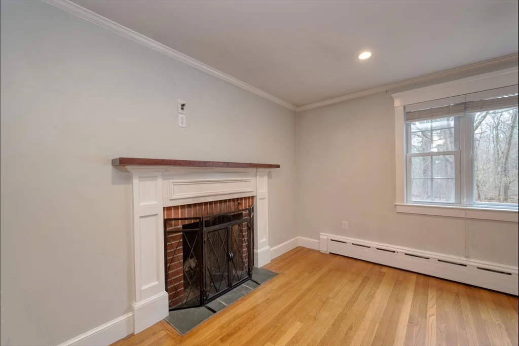 2 bed, 1 bath apartment for rent at 314 Central St, Avon — photo 11 of 21