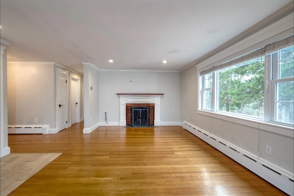 2 bed, 1 bath apartment for rent at 314 Central St, Avon — photo 10 of 21