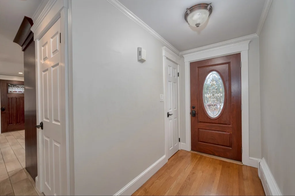2 bed, 1 bath apartment for rent at 314 Central St, Avon — photo 3 of 21