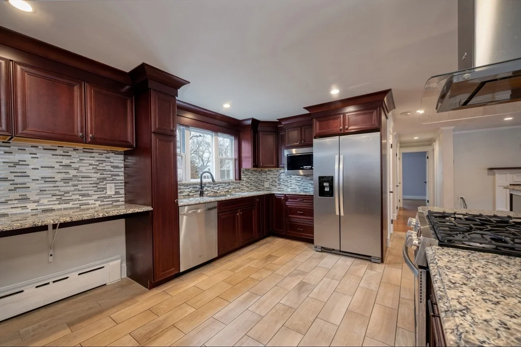 2 bed, 1 bath apartment for rent at 314 Central St, Avon — photo 5 of 21