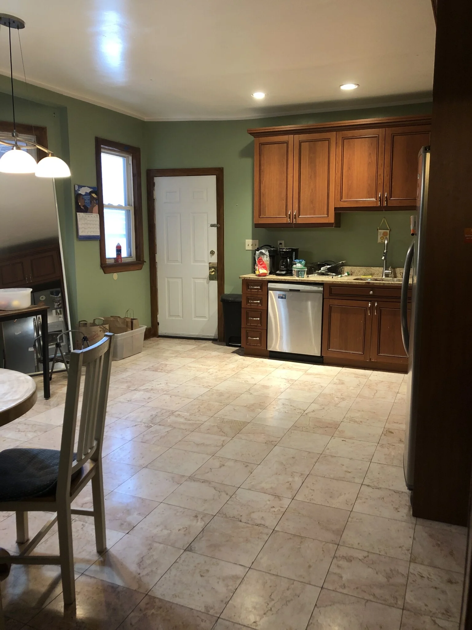 3 bed, 1 bath apartment for rent at 314 Centre St Unit 2, Jamaica Plain — photo 3 of 8