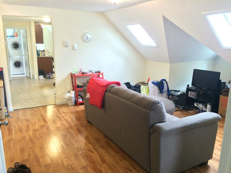 3 bed, 1 bath apartment for rent at 314 Centre St Unit 4, Jamaica Plain — photo 3 of 9