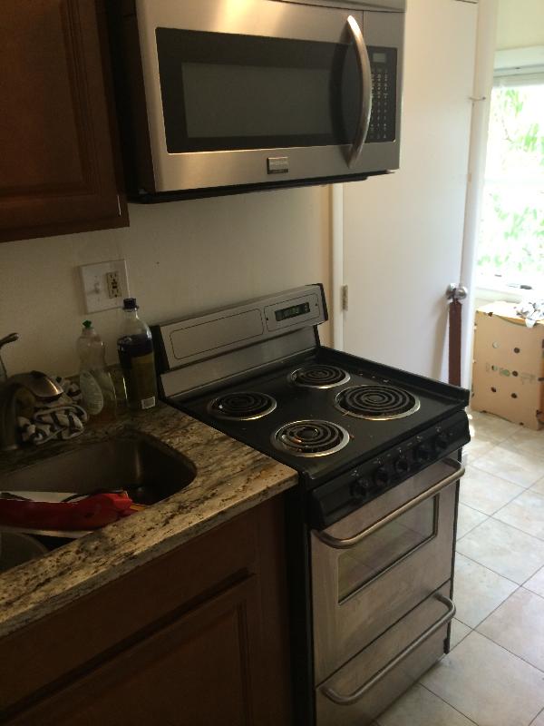 3 bed, 1 bath apartment for rent at 314 Centre St Unit 4, Jamaica Plain
