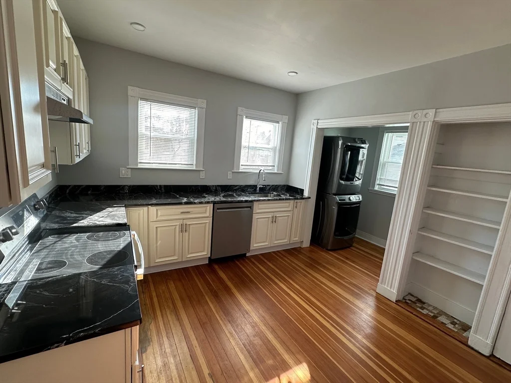 5 bed, 2 bath apartment for rent at 314 Massachusetts Ave Unit 2, Arlington — photo 13 of 28