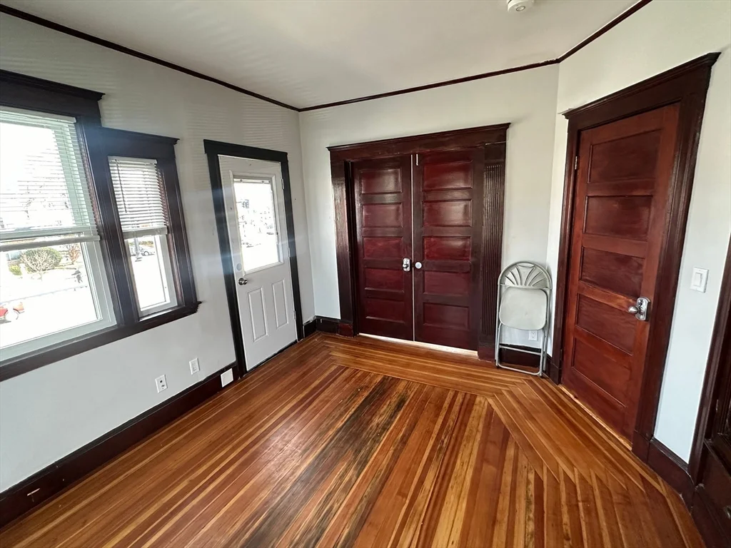 5 bed, 2 bath apartment for rent at 314 Massachusetts Ave Unit 2, Arlington — photo 7 of 28