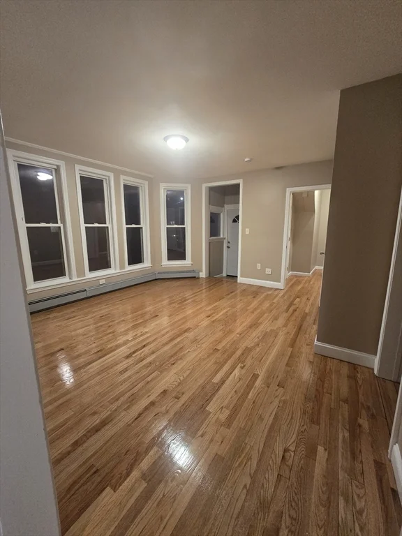 4 bed, 2 bath apartment for rent at 314 N Warren Ave Unit 1, Brockton — photo 4 of 8