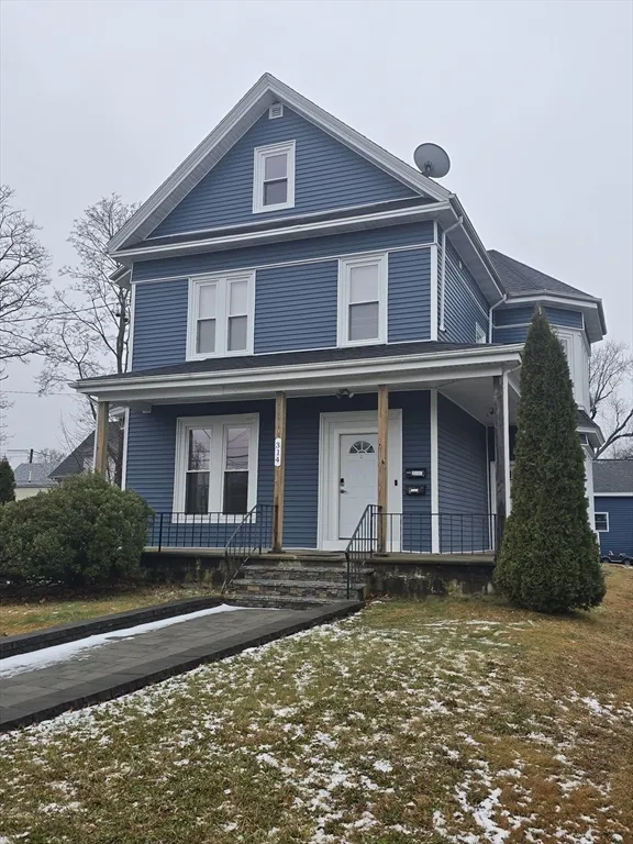 4 bed, 2 bath apartment for rent at 314 N Warren Ave Unit 1, Brockton — photo 1 of 8
