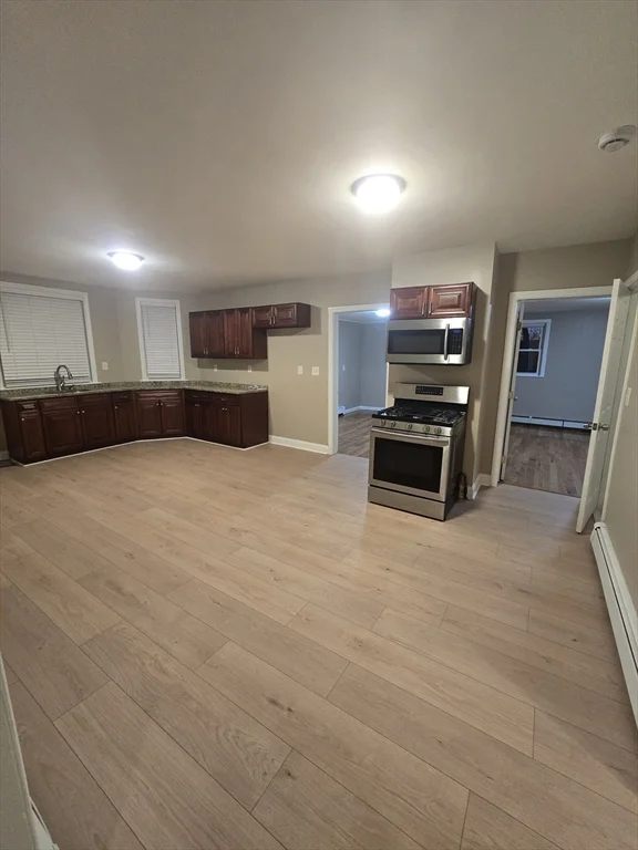 4 bed, 2 bath apartment for rent at 314 N Warren Ave Unit 1, Brockton — photo 8 of 8
