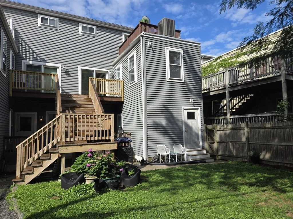 2 bed, 2 bath apartment for rent at 314 W 4th St Unit 3, South Boston — photo 16 of 19