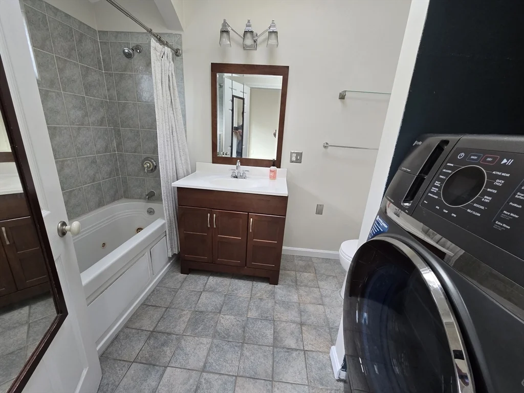 2 bed, 2 bath apartment for rent at 314 W 4th St Unit 3, South Boston — photo 14 of 19