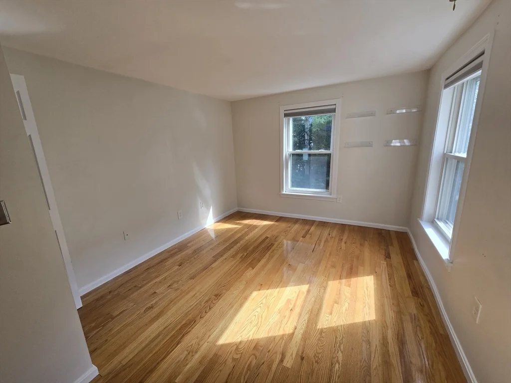 2 bed, 2 bath apartment for rent at 314 W 4th St Unit 3, South Boston — photo 6 of 19