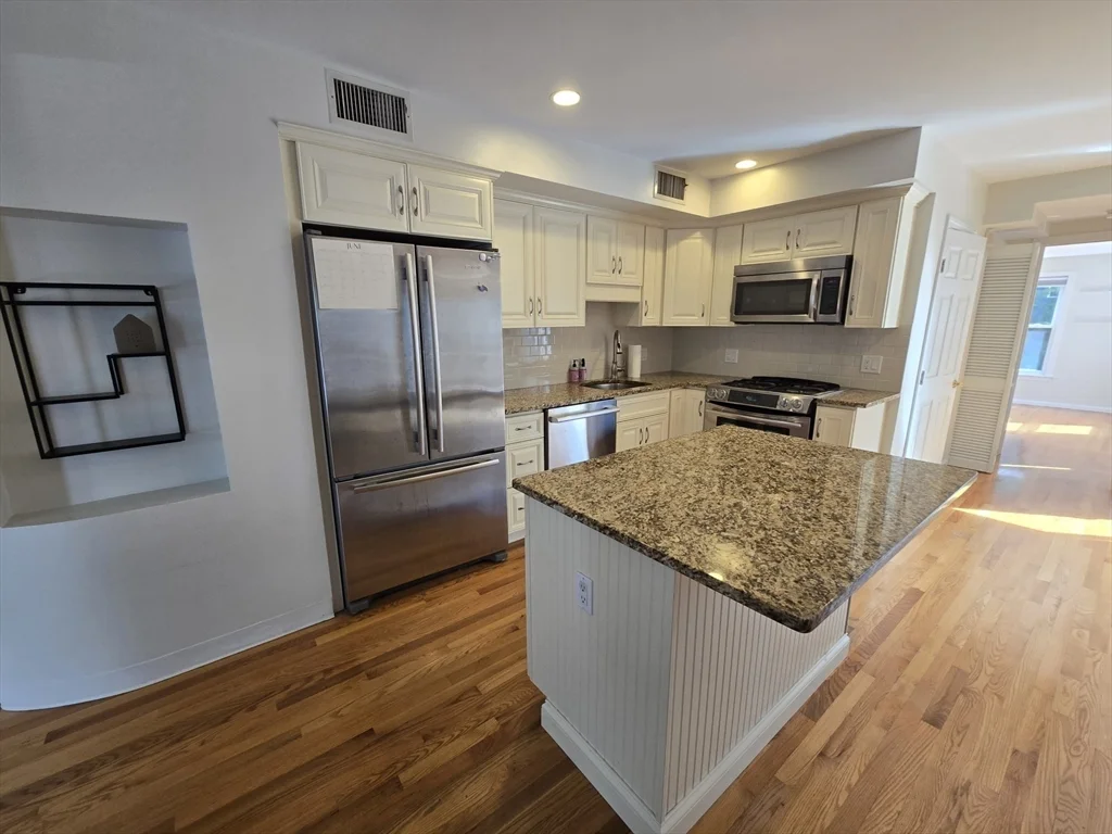 2 bed, 2 bath apartment for rent at 314 W 4th St Unit 3, South Boston — photo 2 of 19