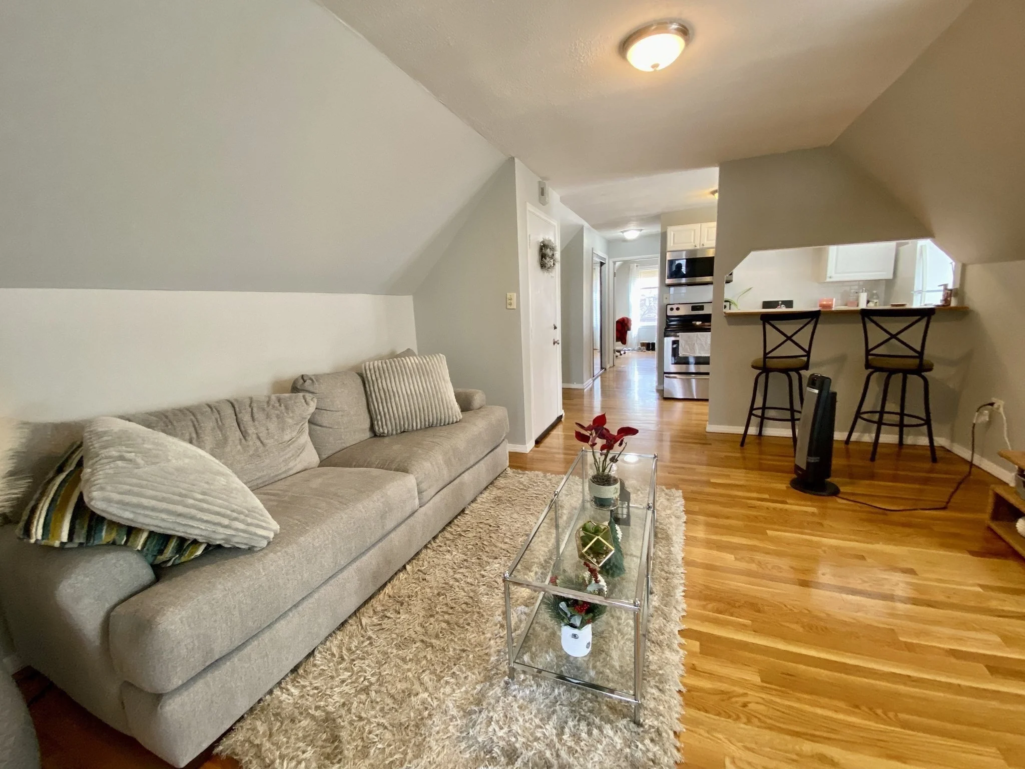 2 bed, 1 bath apartment for rent at 3140 Washington St Unit 4, Jamaica Plain — photo 4 of 20