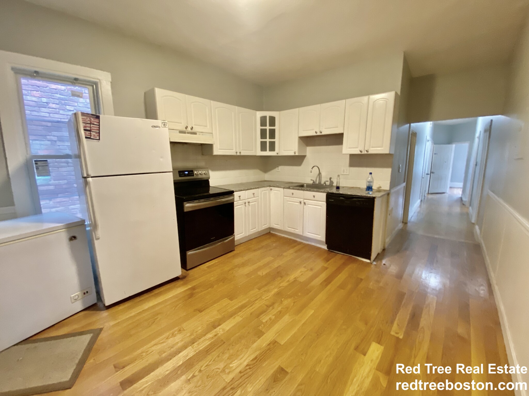 4 bed, 1 bath apartment for rent at 3142 Washington St Unit 3, Jamaica Plain — photo 2 of 24