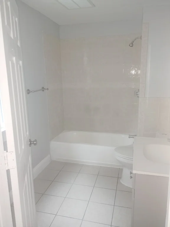 4 bed, 1 bath apartment for rent at 3145 Washington Unit 2, Jamaica Plain — photo 9 of 11