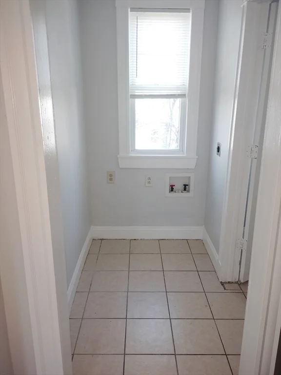 4 bed, 1 bath apartment for rent at 3145 Washington Unit 2, Jamaica Plain — photo 3 of 11