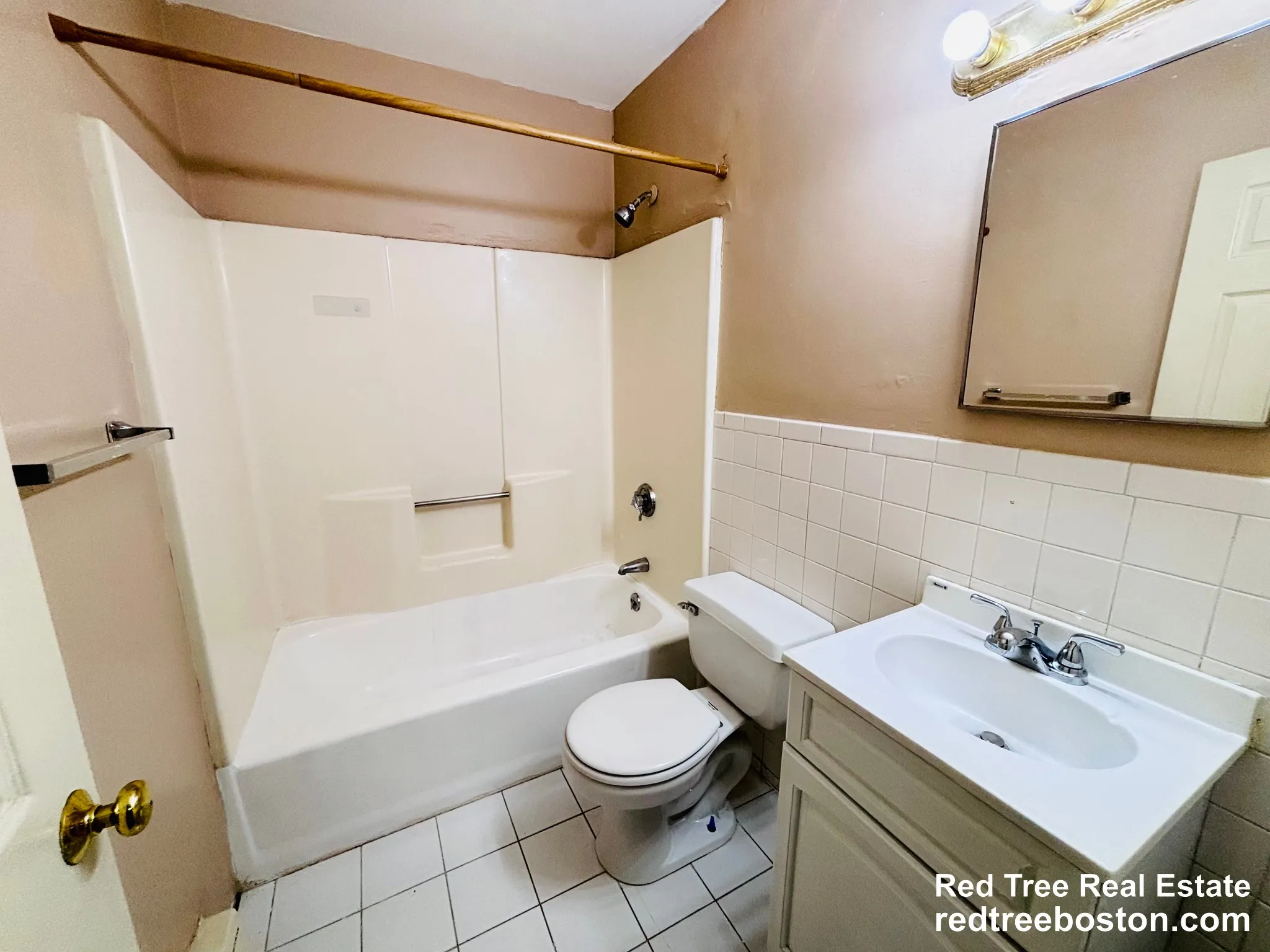 3 bed, 1.5 bath apartment for rent at 3146 Washington St Unit 2, Jamaica Plain — photo 12 of 14
