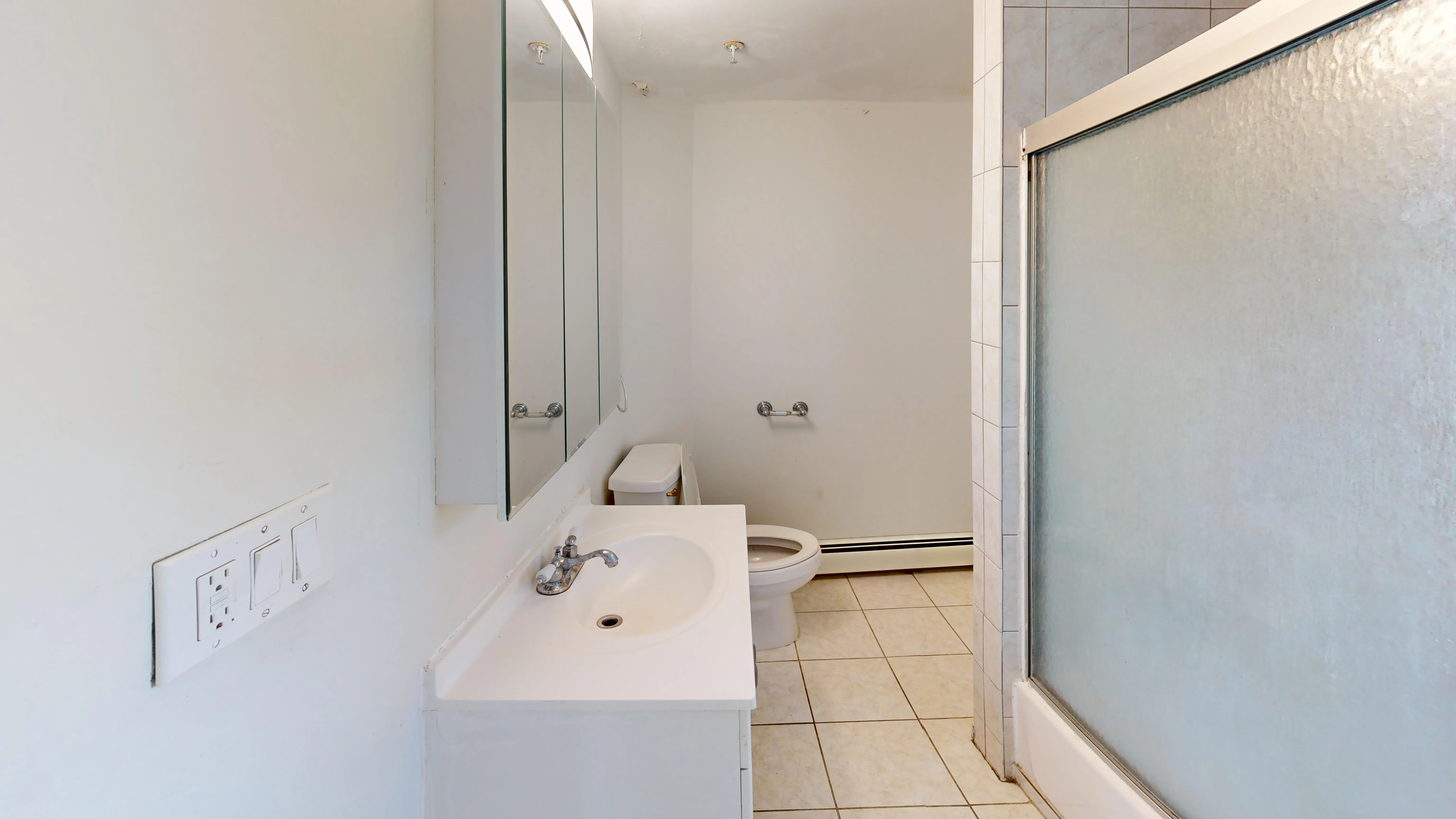 4 bed, 1 bath apartment for rent at 3147-3149 Washington St Unit 3, Jamaica Plain — photo 8 of 14