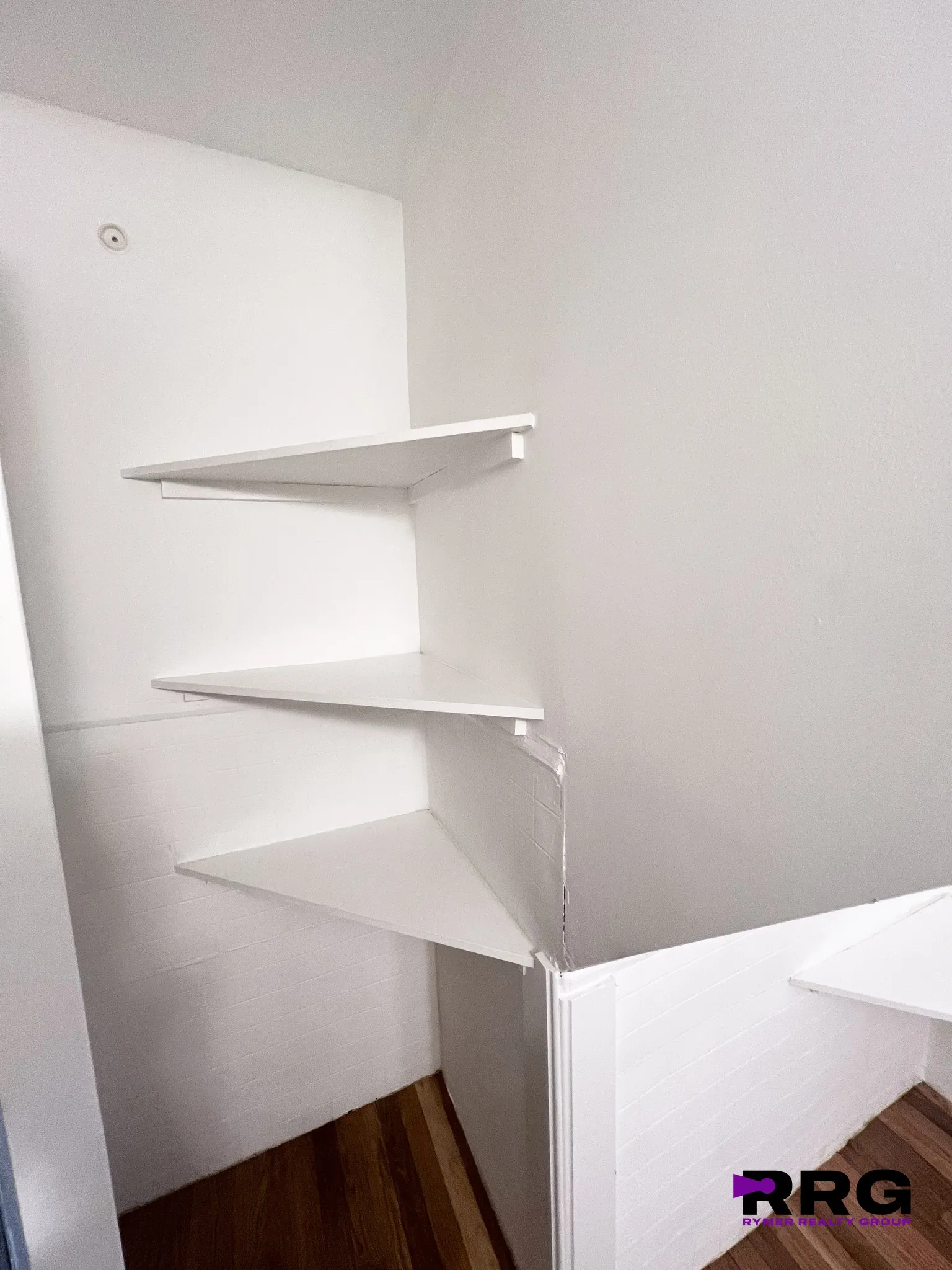 3 bed, 1 bath apartment for rent at 3147-3149 Washington St Unit 1, Jamaica Plain — photo 8 of 21